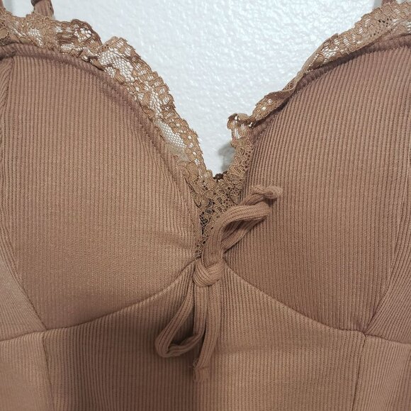NWT Forever 21 Almost Famous Lace Trim Padded Cami in Cocoa Brown - Size Large - Picture 2 of 8